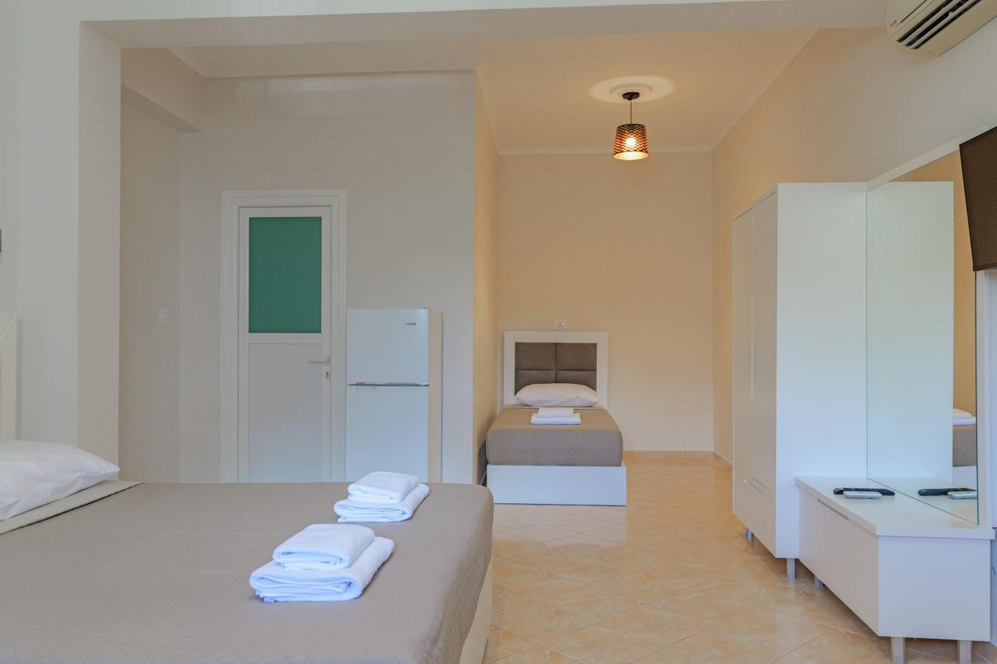 Hotel Deja Vu Ksamil Luaran gambar