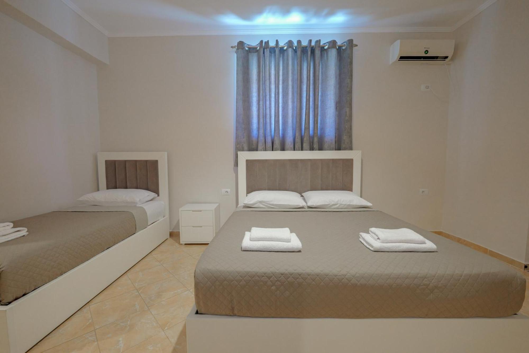 Hotel Deja Vu Ksamil Bilik gambar