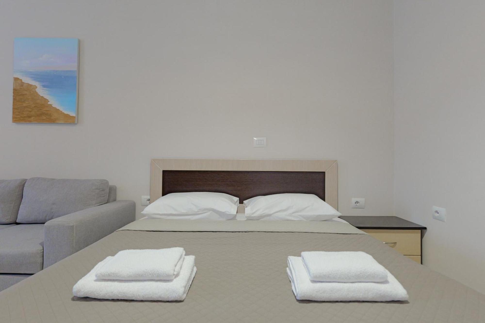 Hotel Deja Vu Ksamil Bilik gambar